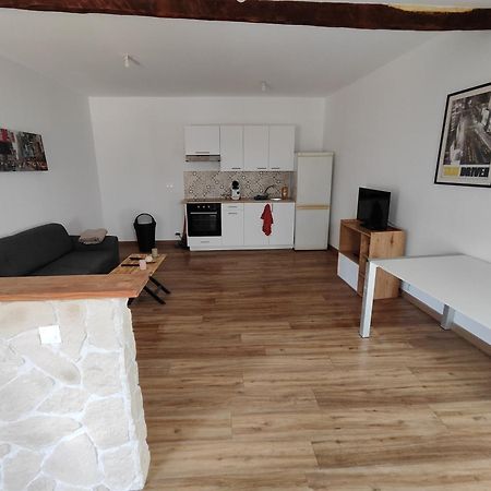 Appartement Petit coin de paradis à Aups Extérieur photo
